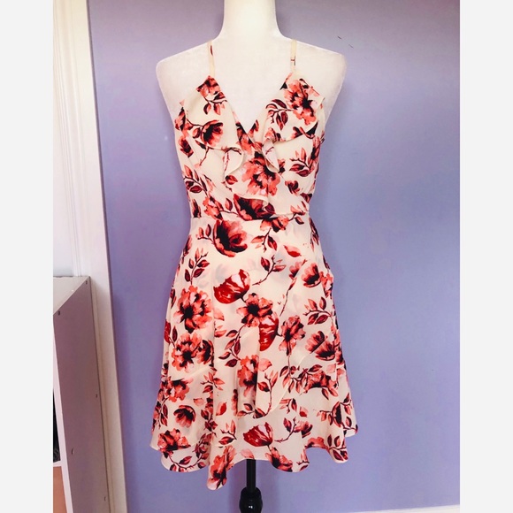 Romeo + Juliet Couture Floral Ruffled Dress - Picture 3 of 7